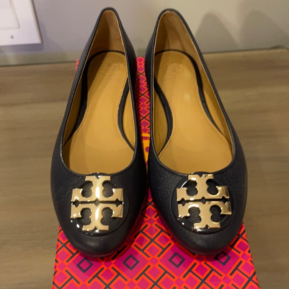 Brand new Tori Burch Claire Ballet flats.